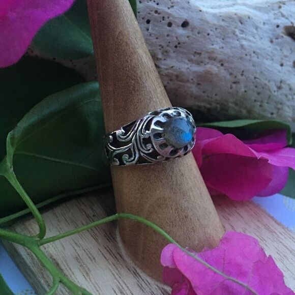 Natural Blue Labradorite Sterling Silver Detailed Ring size 8.5 - Picture 3 of 7
